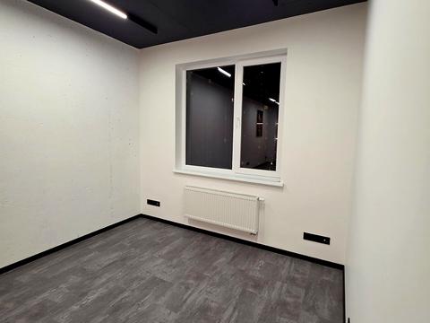 комерційна за адресою Андрія Верхогляда вул. (Михайла Драгомирова), 14-А