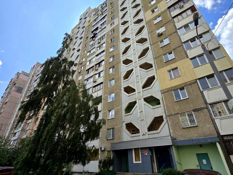 квартира за адресою Анни Ахматової вул., 41