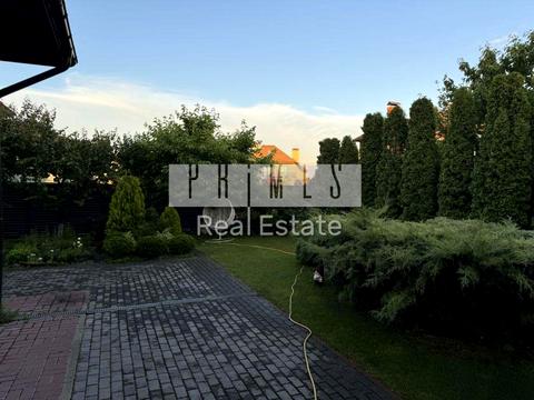 будинок за адресою Василя Сухомлинського вул.