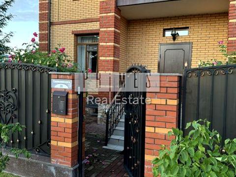 будинок за адресою Василя Сухомлинського вул.