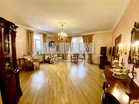 будинок за адресою Василя Сухомлинського вул.