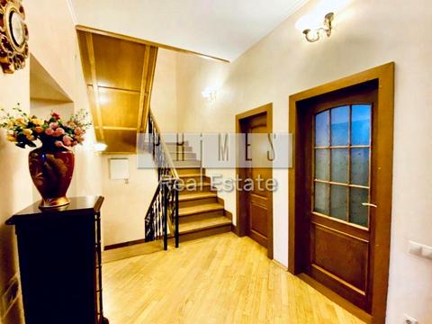 будинок за адресою Василя Сухомлинського вул.