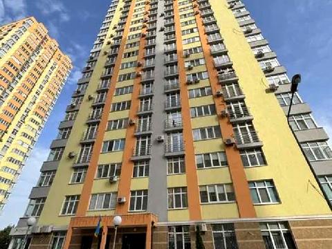 квартира за адресою Сім'ї Кульженків вул. (Петра Дегтяренка), 31-А