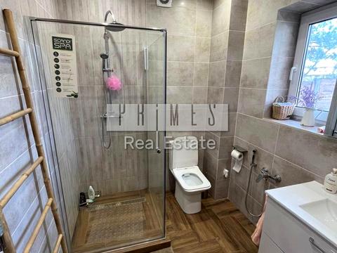 будинок за адресою Набережна вул.