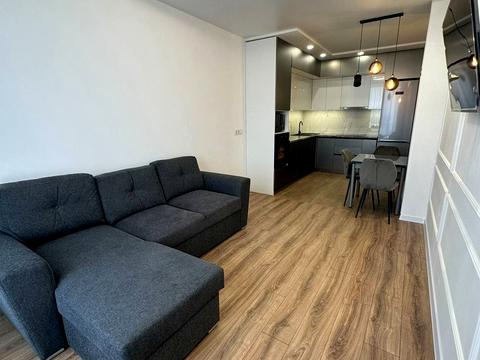 квартира за адресою Космічна вул., 5