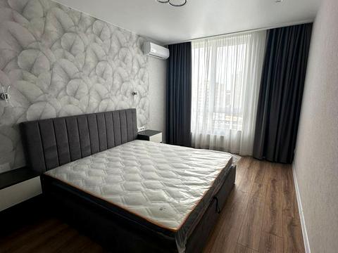 квартира за адресою Космічна вул., 5