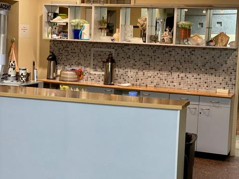 комерційна за адресою Дмитра Яворницького просп. (Карла Маркса), 20