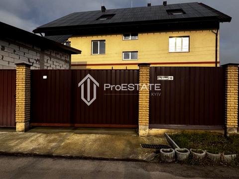 будинок за адресою Віри Онацької вул.