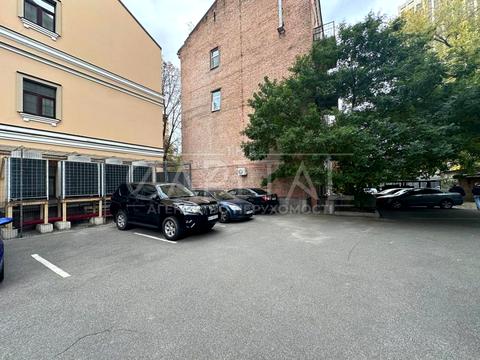 комерційна за адресою Несторівський пров., 8