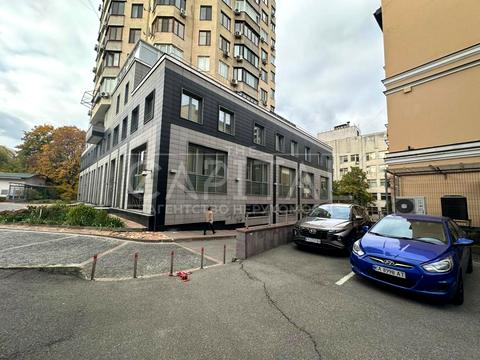 комерційна за адресою Несторівський пров., 8