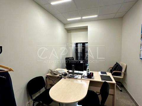 комерційна за адресою Несторівський пров., 8