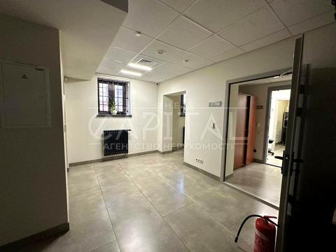 комерційна за адресою Несторівський пров., 8