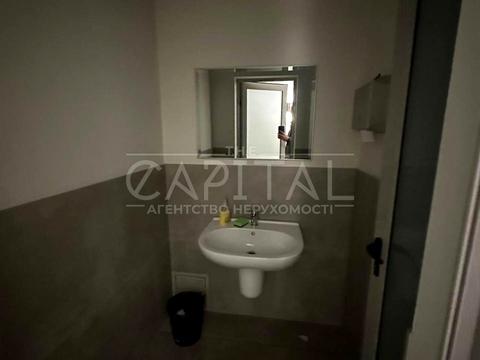 комерційна за адресою Несторівський пров., 8