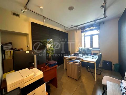 комерційна за адресою Несторівський пров., 8