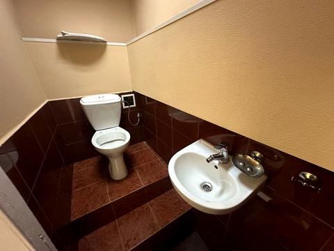 комерційна за адресою Кирилівська, 20-22