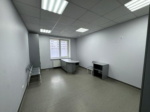 комерційна за адресою Володимира Івасюка просп. (Героїв Сталінграду), 8