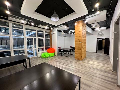 комерційна за адресою Євгена Коновальця вул. (Щорса), 36д