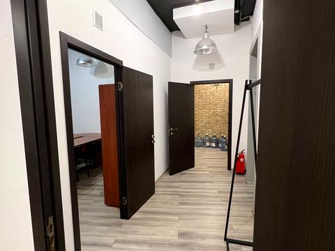 комерційна за адресою Євгена Коновальця вул. (Щорса), 36д