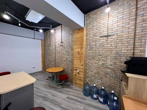 комерційна за адресою Євгена Коновальця вул. (Щорса), 36д