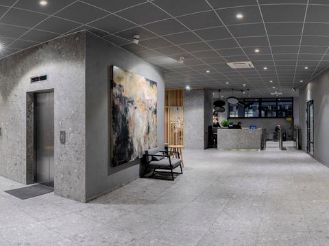 комерційна за адресою Євгена Коновальця вул. (Щорса), 36д