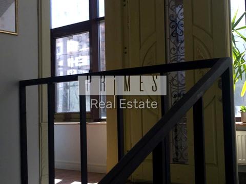 комерційна за адресою Анни Ахматової вул., 22