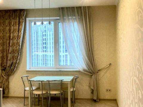 квартира за адресою 10 Квітня пл., 1