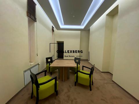 комерційна за адресою Музейний пров., 4