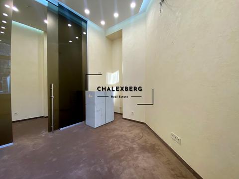 комерційна за адресою Музейний пров., 4