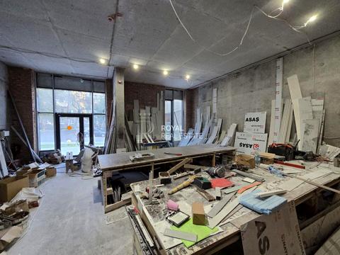 комерційна за адресою Звіринецька вул., 72