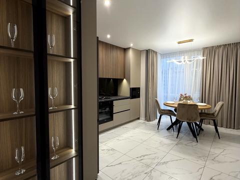 квартира за адресою Степана Бандери вул., 77-Б