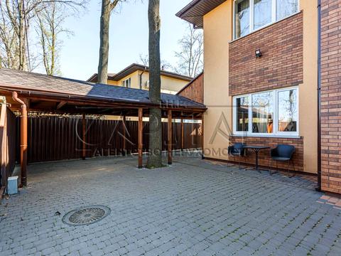 будинок за адресою с. Крюківщина, Георгія Мальцева вул., 1