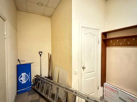 комерційна за адресою Левка Лук'яненка вул. (Маршала Тимошенка), 4