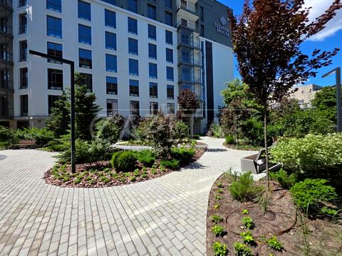 комерційна за адресою Набережно-Хрещатицька вул., 21