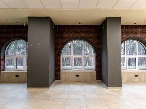 комерційна за адресою Радистів вул., 14