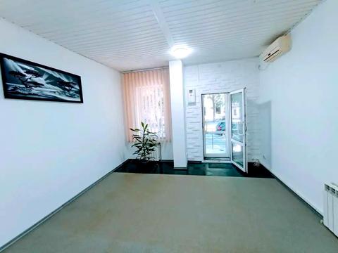 комерційна за адресою Михайла Грушевського вул. (Карла Лібкнехта), 46