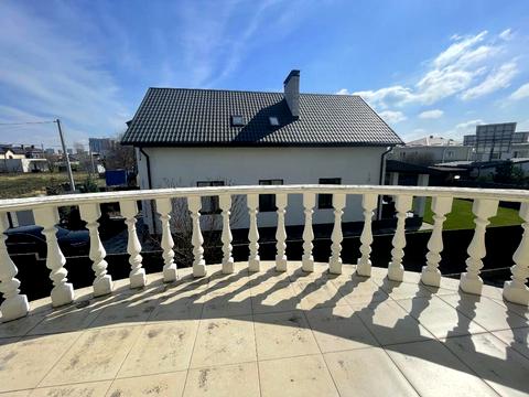 будинок за адресою Кленова вул.