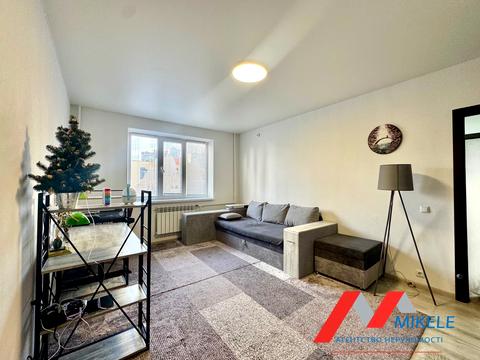 квартира за адресою Лариси Руденко вул., 8