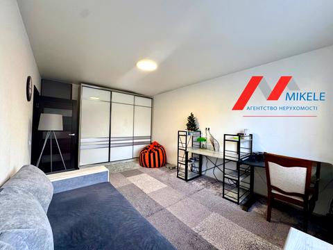 квартира за адресою Лариси Руденко вул., 8