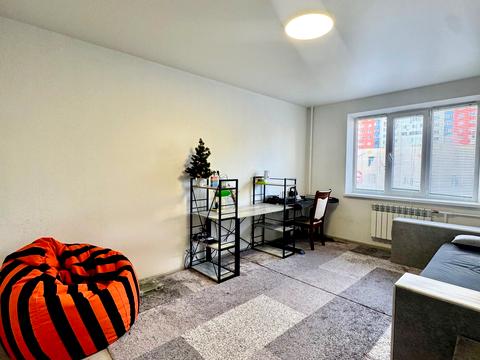 квартира за адресою Лариси Руденко вул., 8