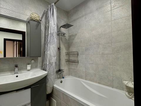 квартира за адресою Лариси Руденко вул., 8