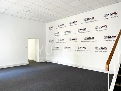 комерційна за адресою Івана Франка вул., 38