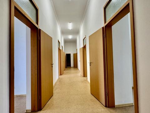 комерційна за адресою Тараса Карпи вул. (Тимірязєва), 1/64