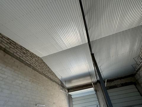 комерційна за адресою Холодноярська вул. (Московська), 1