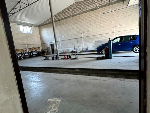 комерційна за адресою Холодноярська вул. (Московська), 1