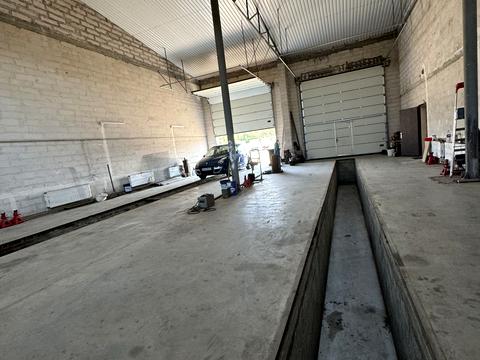 комерційна за адресою Холодноярська вул. (Московська), 1