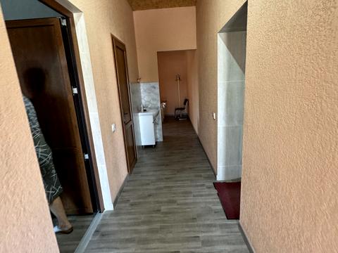 комерційна за адресою Холодноярська вул. (Московська), 1