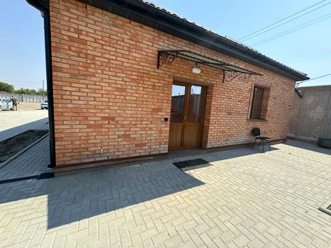 комерційна за адресою Холодноярська вул. (Московська), 1