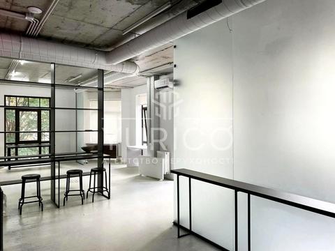 комерційна за адресою Воздвиженська вул., 51