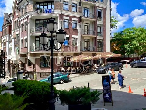 комерційна за адресою Воздвиженська вул., 51