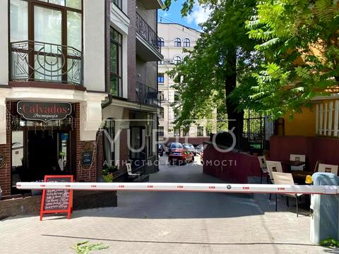 комерційна за адресою Воздвиженська вул., 51